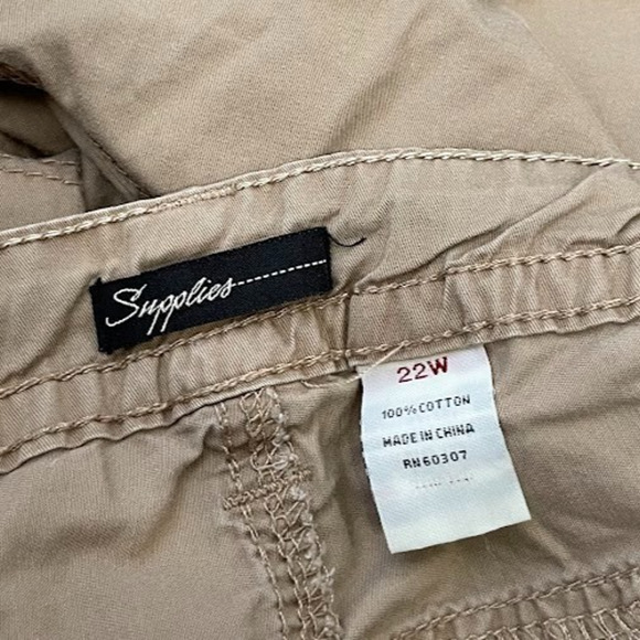 Cargo Bermuda Shorts Plus Size 22W Khaki Crop Pants Capris Utility Outdoors Y2K - Picture 5 of 10